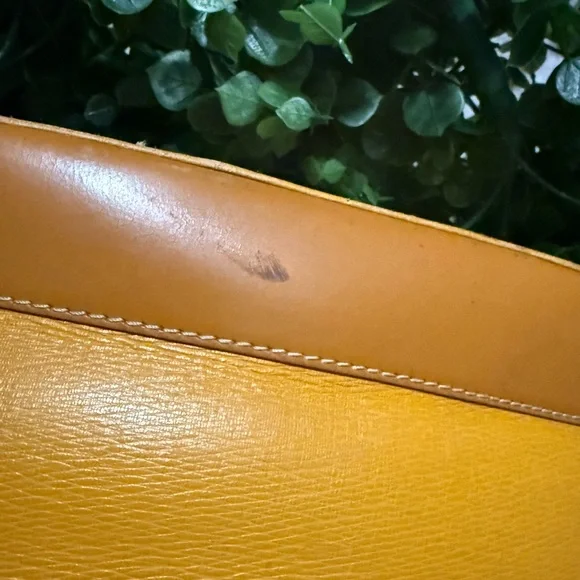 Vintage Burberrys Mustard Leather Satchel – Equestrian Knight - Picture 16 of 16